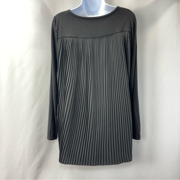 White House Black Market Black V-Neck Blouse - Picture 2 of 3